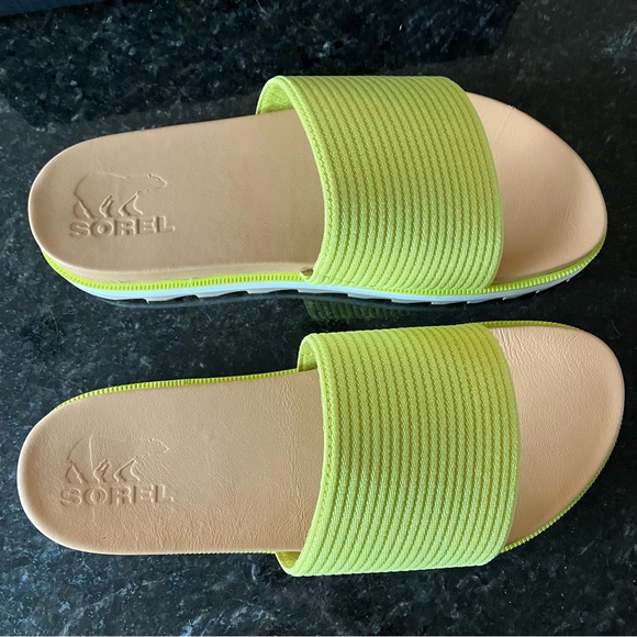 New Sorel Roaming Easy Slide Sandals, Casual Stretch Yellow Lime Green Slides, 8 - Picture 10 of 13
